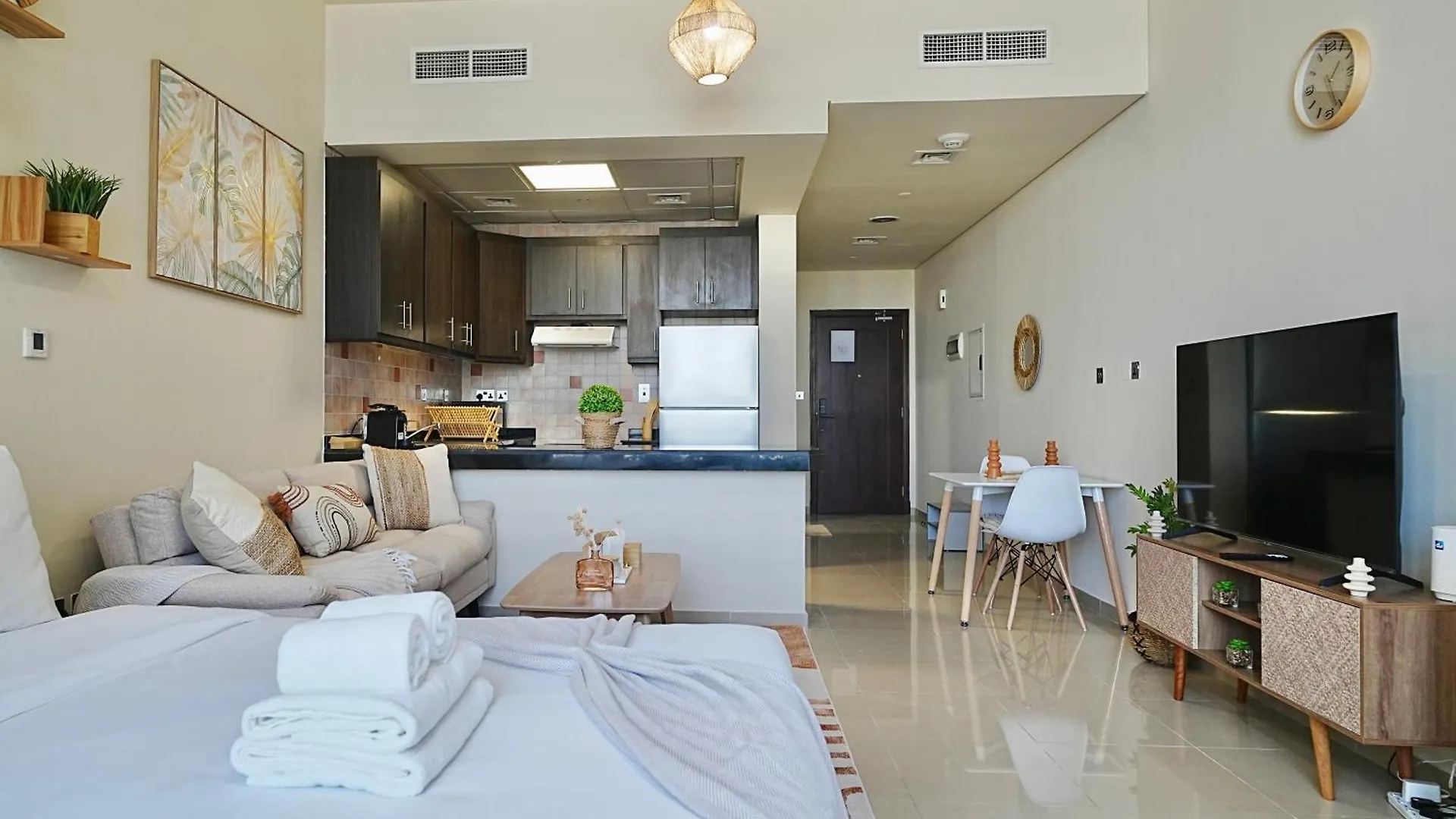 Stylish Canal View Studio In Reem By Ayla Emiratos Árabes Unidos